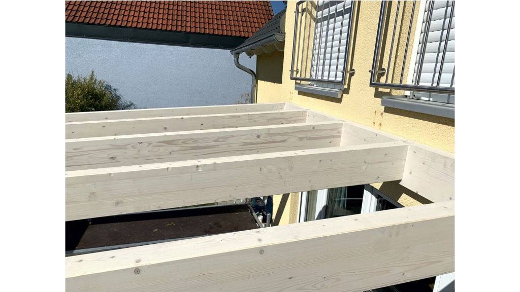 Holzunterkonstruktion für Terrassenüberdachung